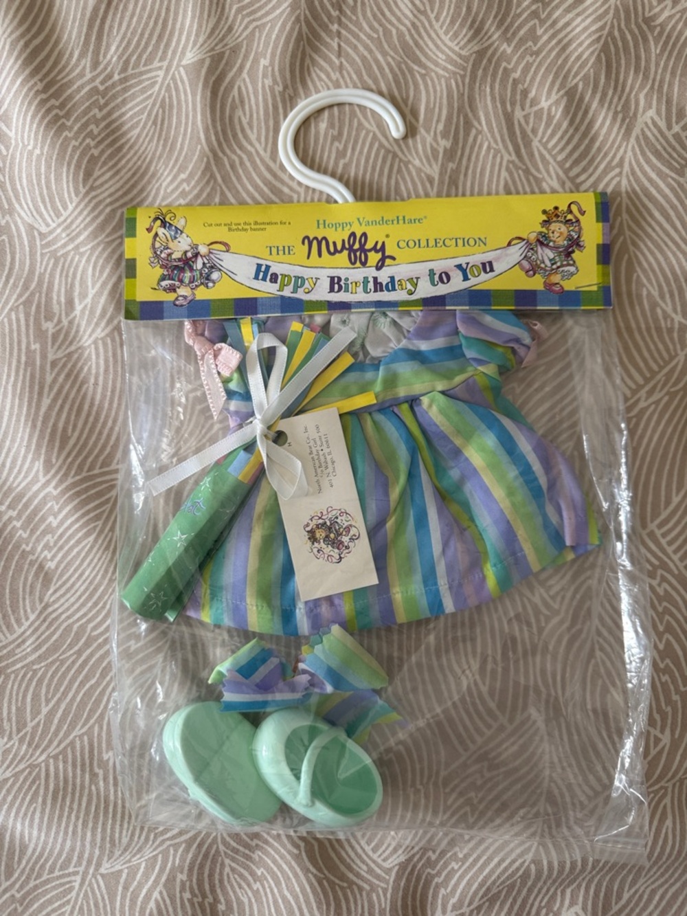 NWT! Vintage Muffy Collection Happy Birthday to You Hoppy VanderHare (1996)